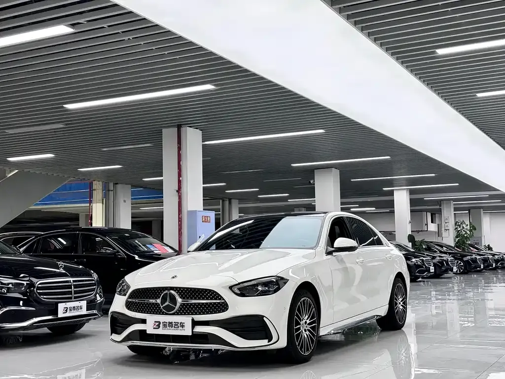 Mercedes-Benz C-Class — фото 1