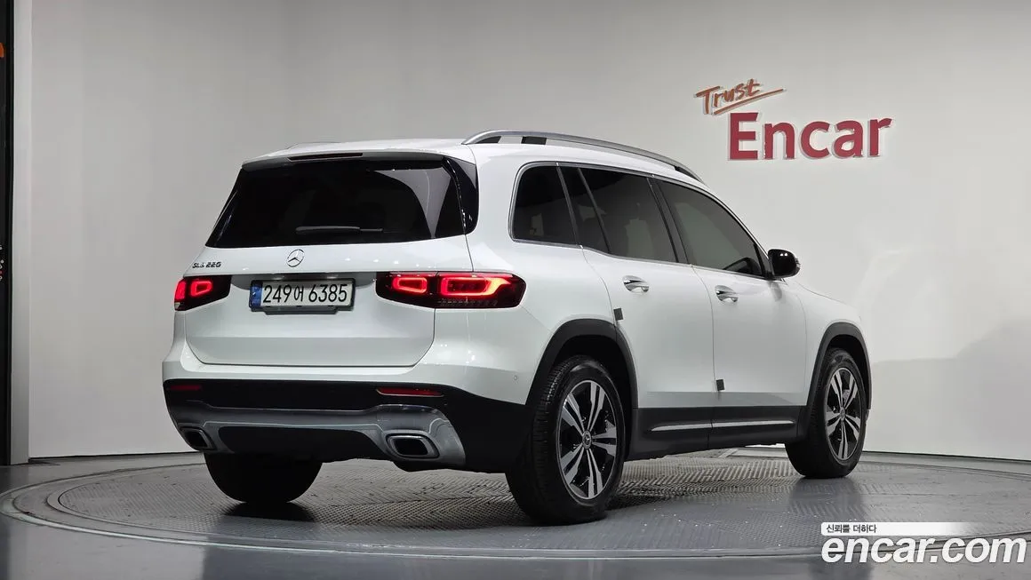 Mercedes-Benz GLB-Class — фото 10