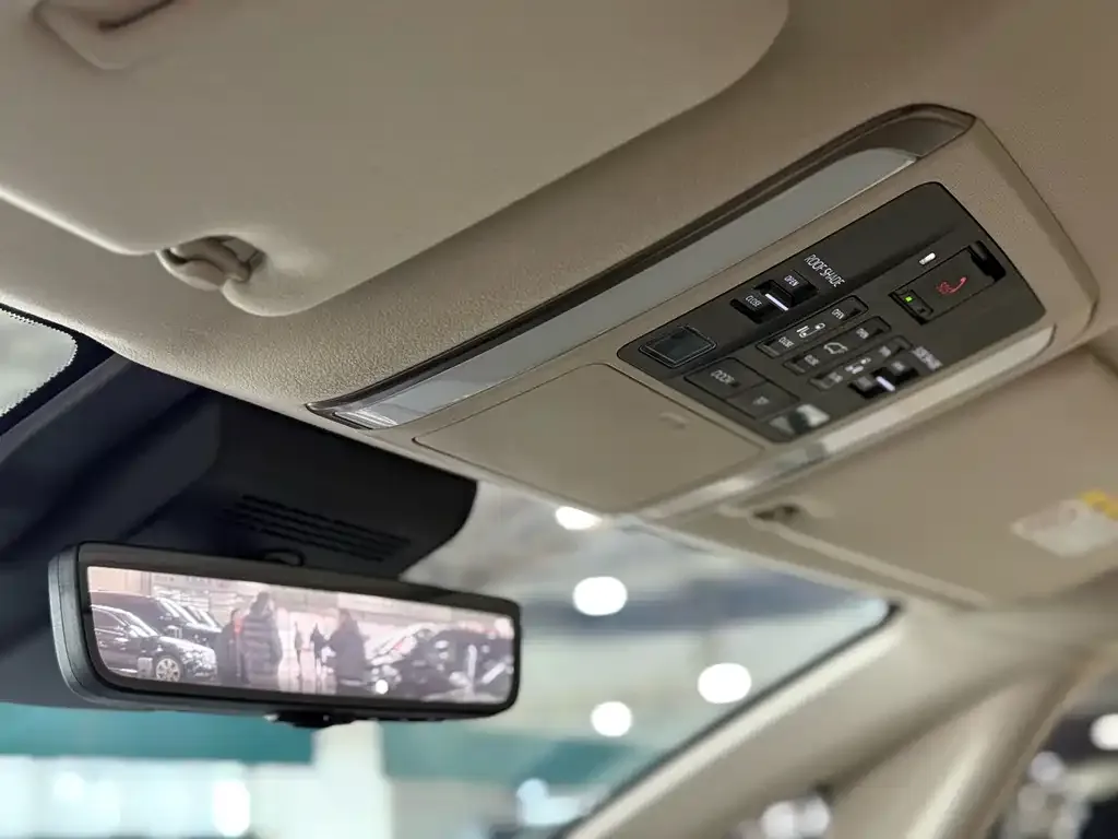 Toyota Alphard — фото 5
