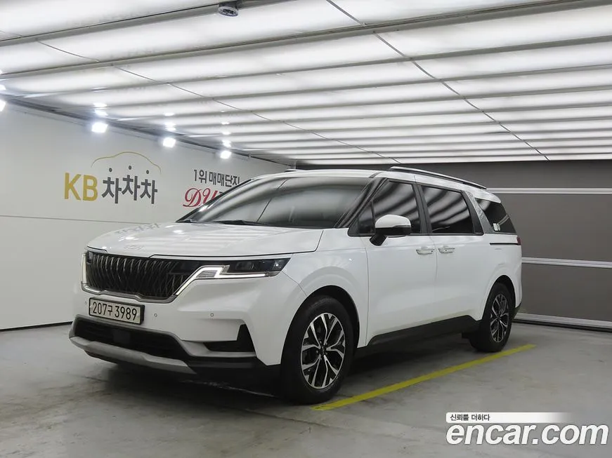 Kia Carnival — фото 1