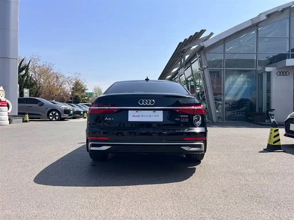 Audi A6L — фото 8