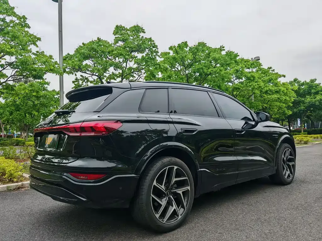 Audi Q6L e-tron — фото 6