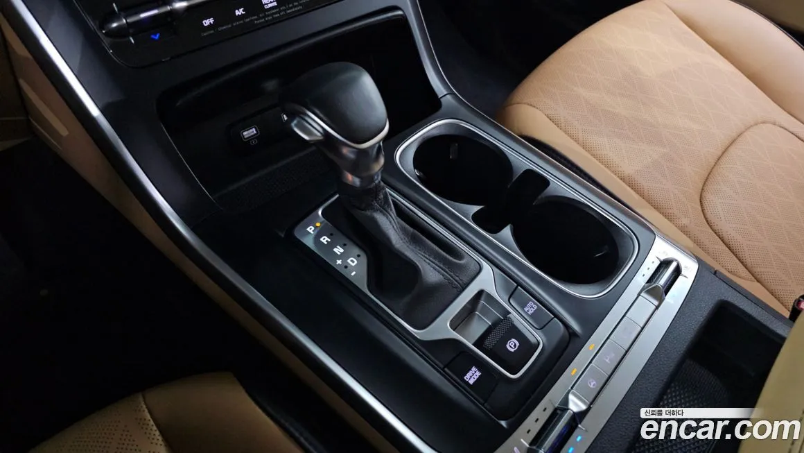 Kia Carnival — фото 10