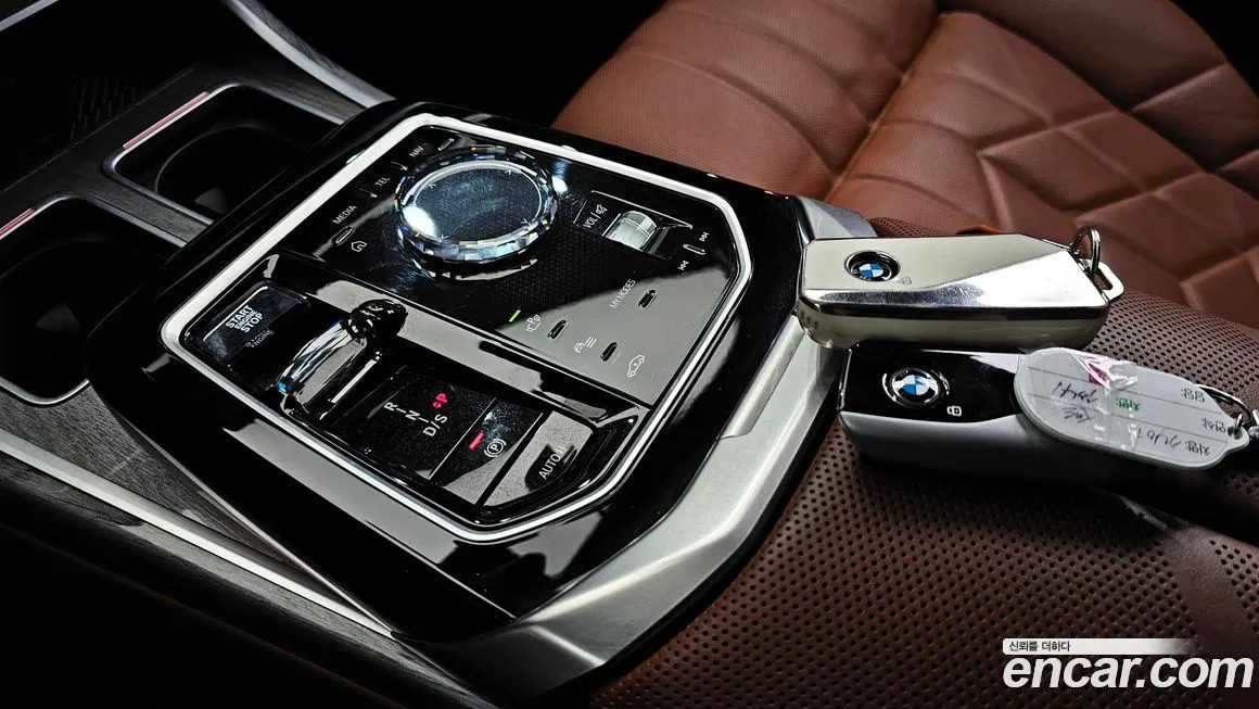 BMW 7-Series — фото 9