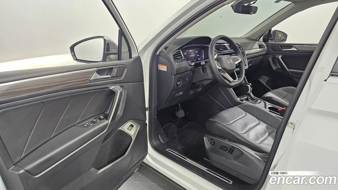 Volkswagen Tiguan — фото 4