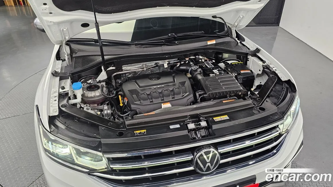 Volkswagen Tiguan — фото 5