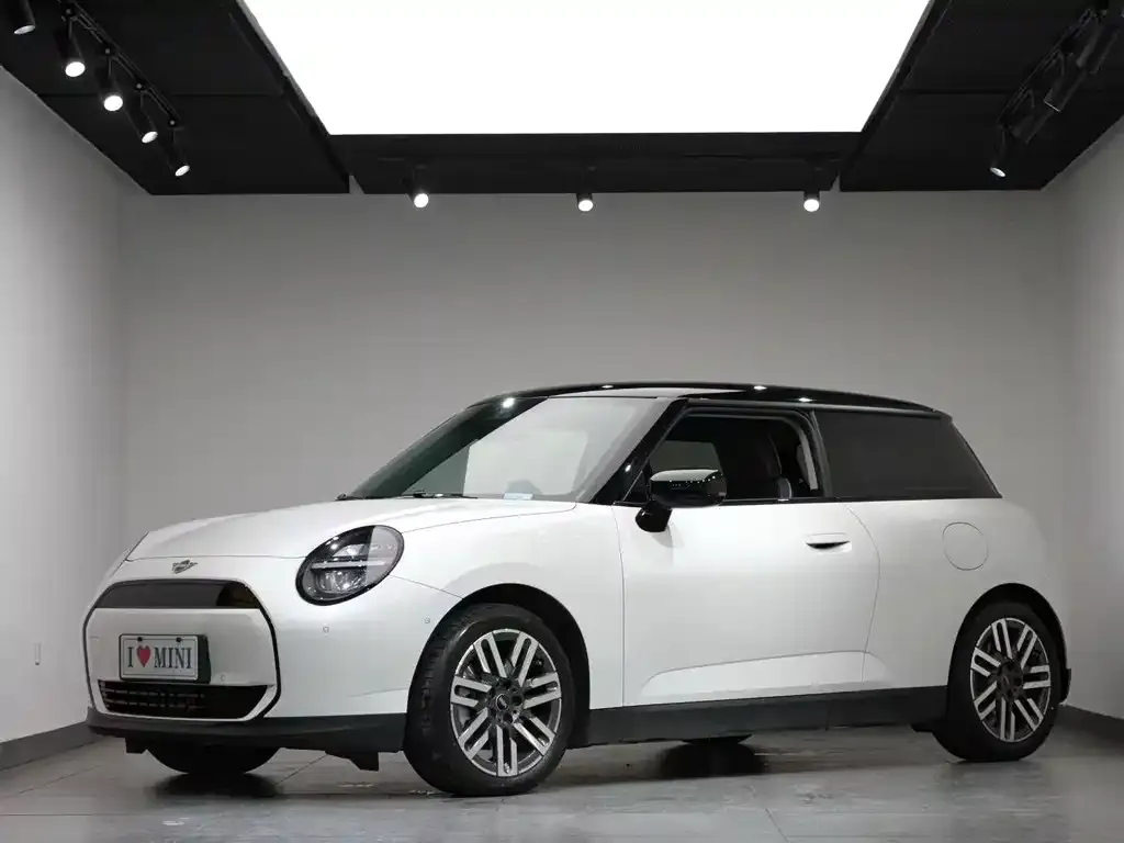 MINI Cooper EV — фото 1