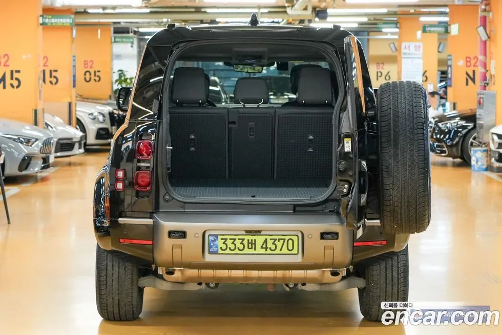 Land Rover Defender — фото 7