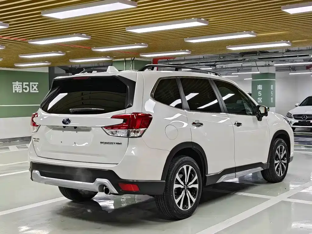 Subaru Forester — фото 9