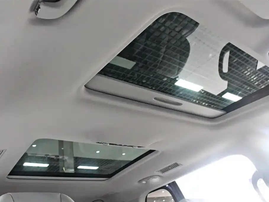 Roewe iMAX8 — фото 2