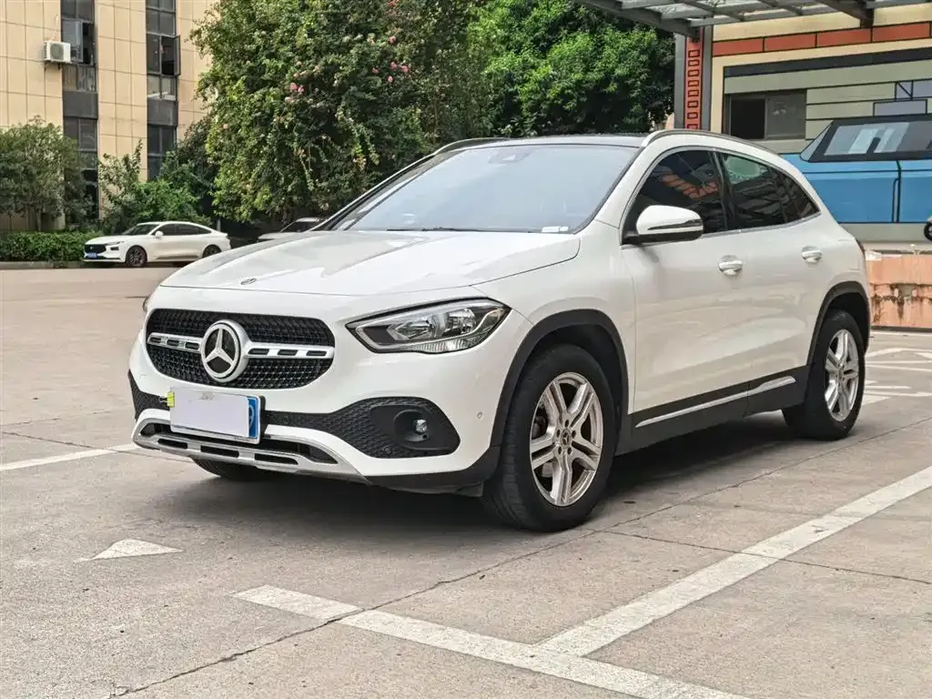 Mercedes-Benz GLA — фото 1