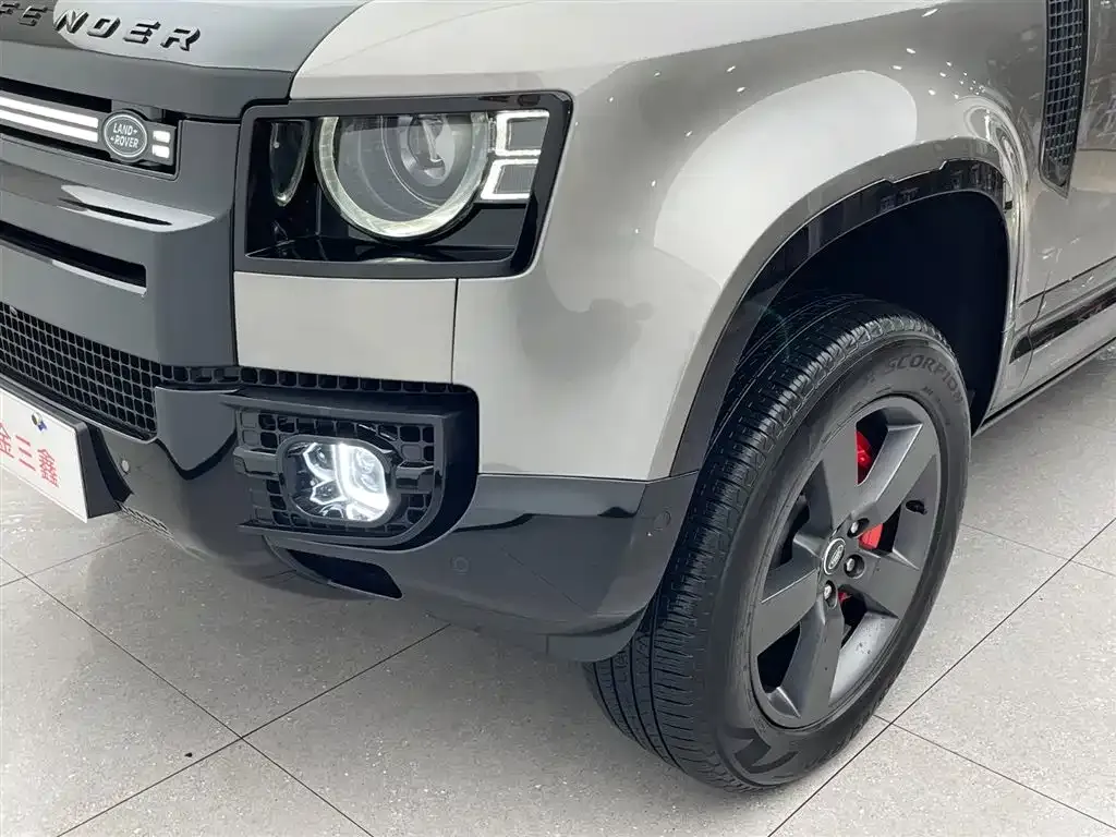 Land Rover Defender — фото 9