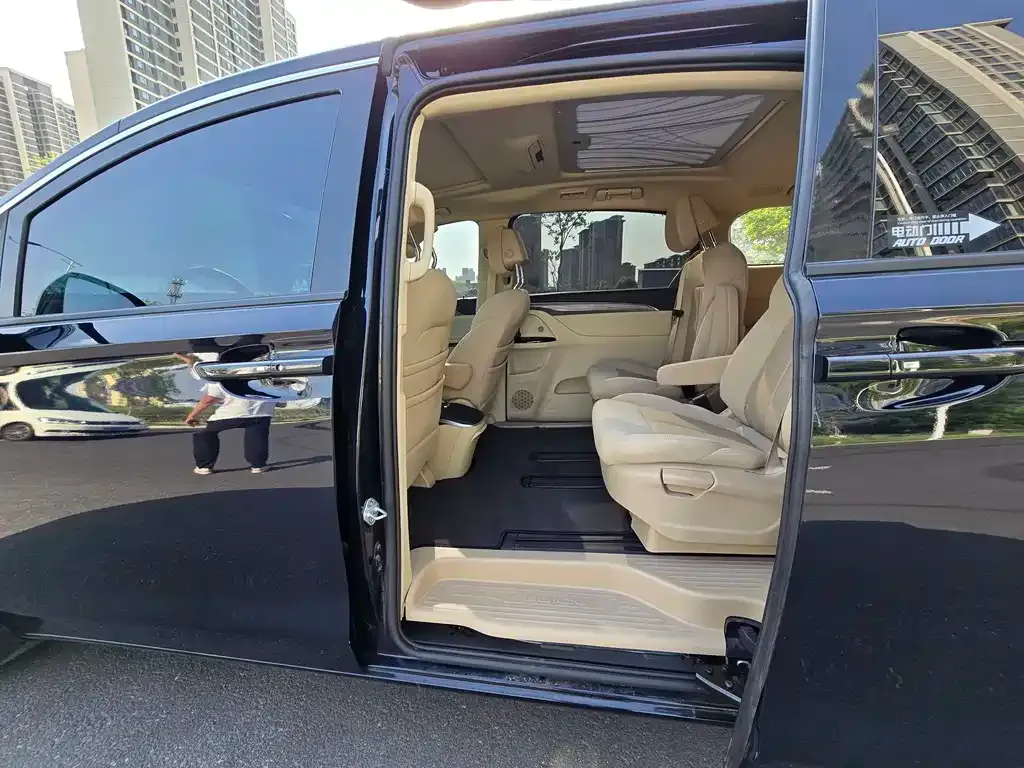 Buick GL8 Hybrid — фото 8