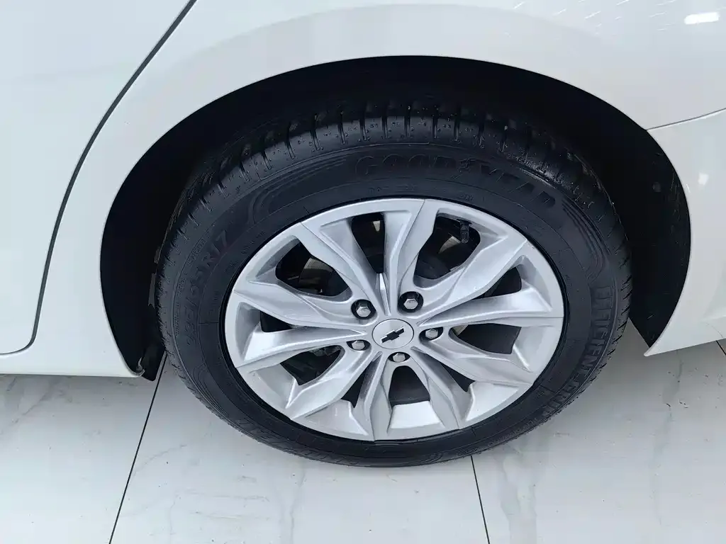 Chevrolet Malibu XL — фото 2