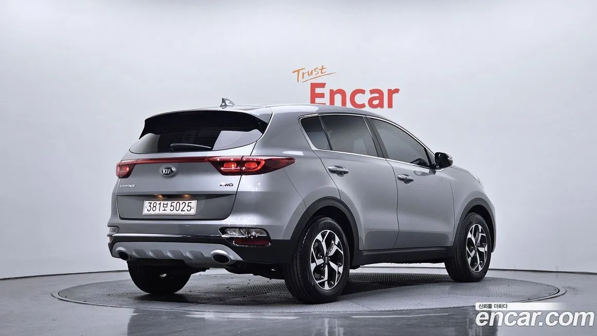 Kia Sportage — фото 8