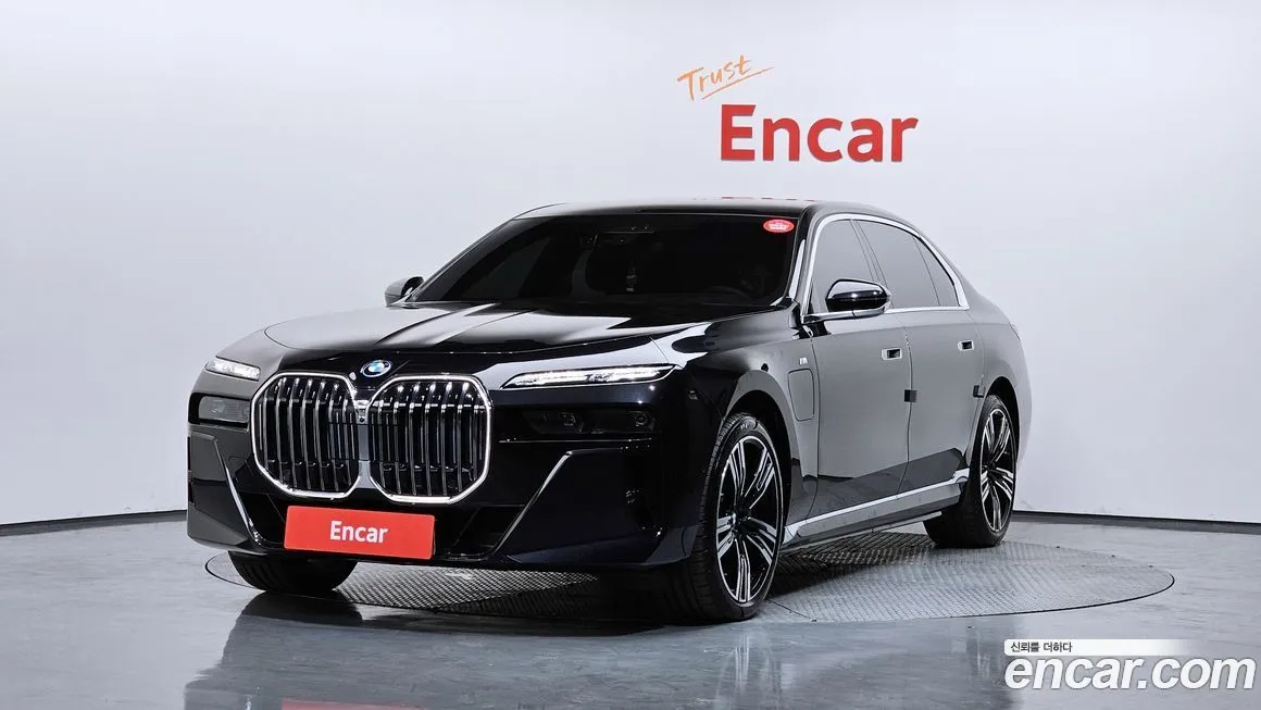 BMW 7-Series — фото 1