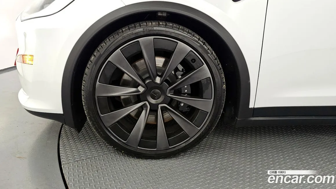 Tesla Model X — фото 8