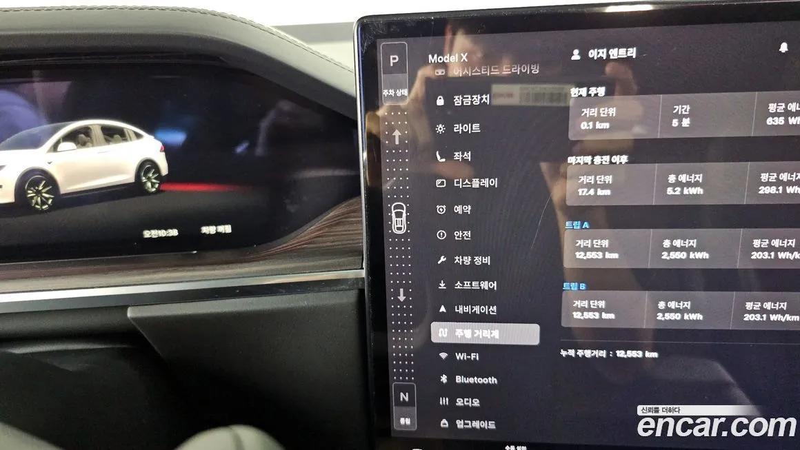 Tesla Model X — фото 10