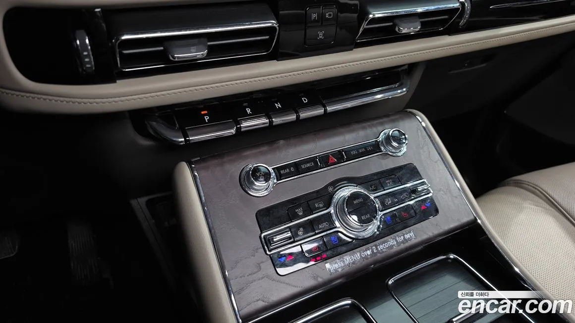 Lincoln Aviator — фото 9