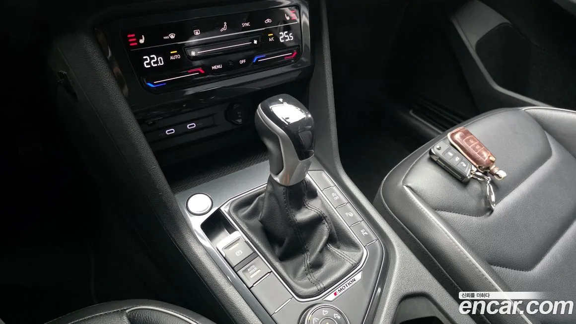 Volkswagen Tiguan — фото 8