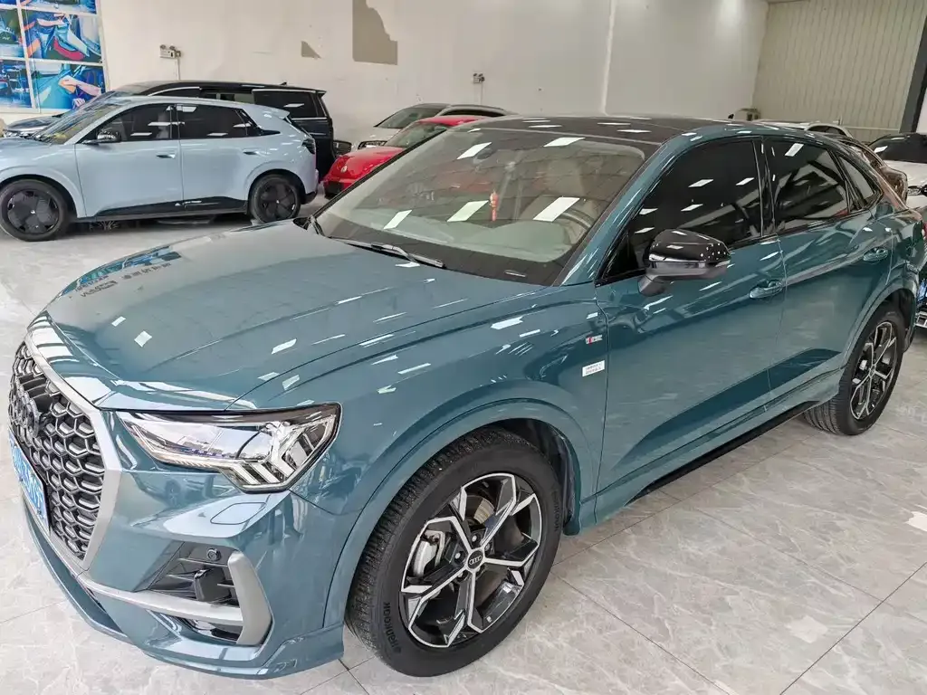 Audi Q3 Sportback — фото 1