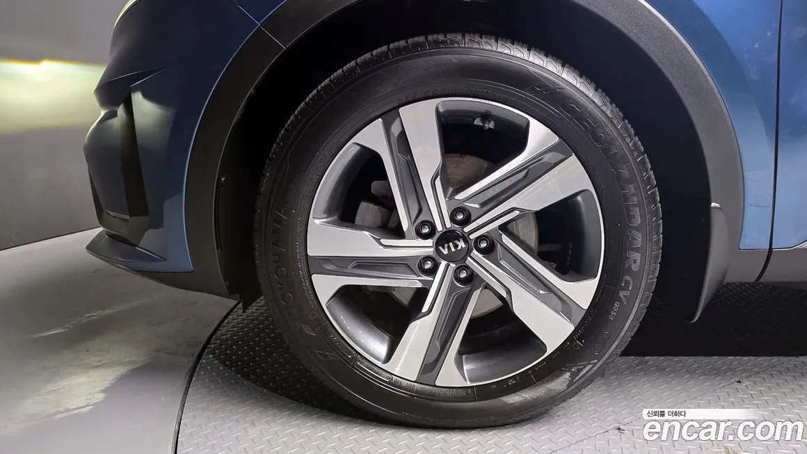 Kia Sorento — фото 7