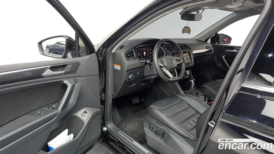 Volkswagen Tiguan — фото 9