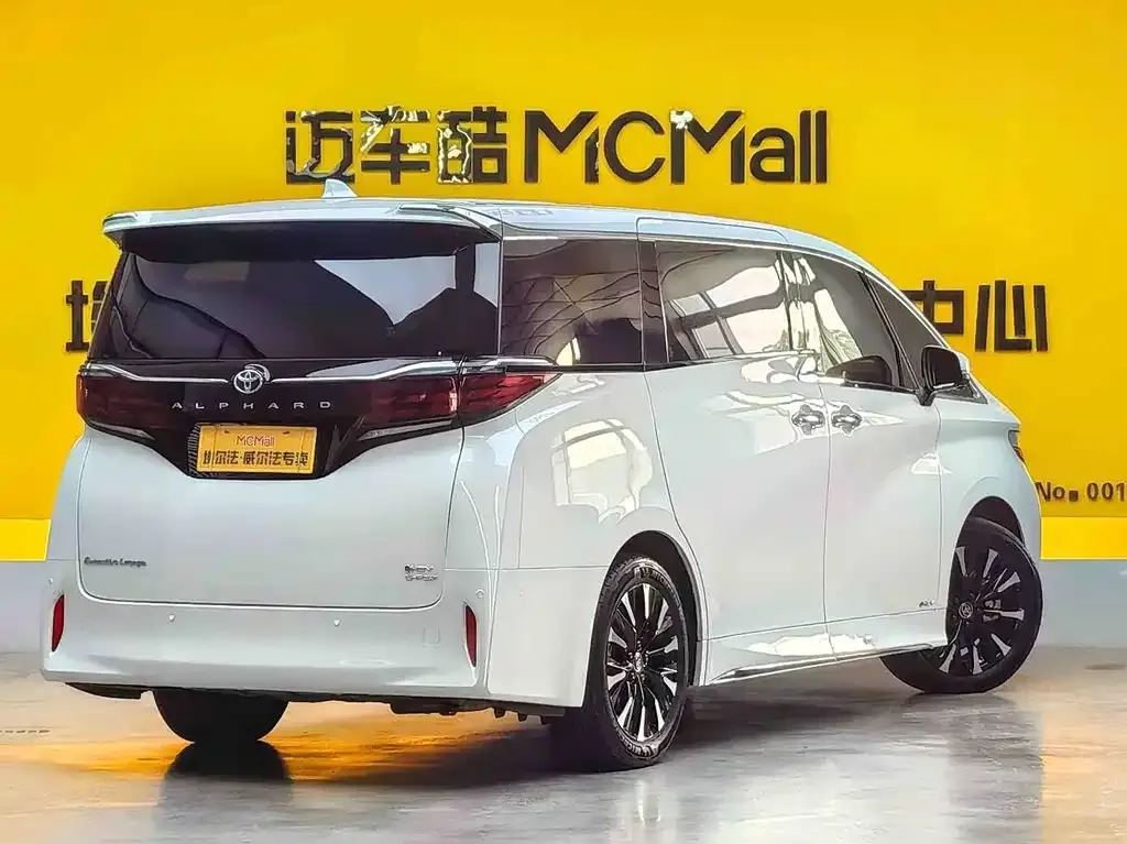 Toyota Alphard — фото 7