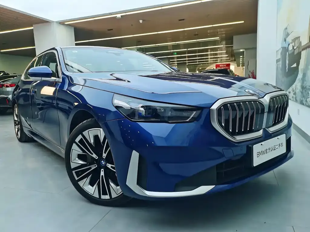 BMW i5 — фото 3