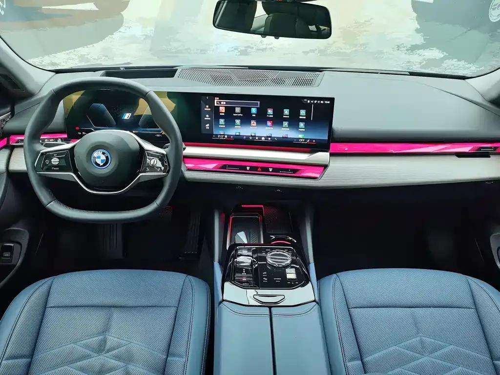 BMW i5 — фото 8