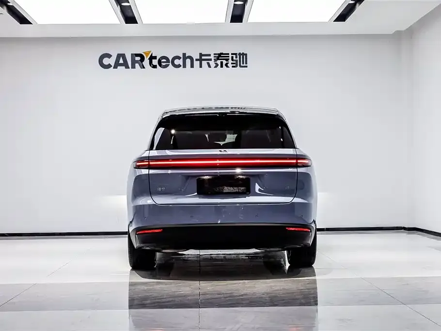 Li Auto i8 — фото 10