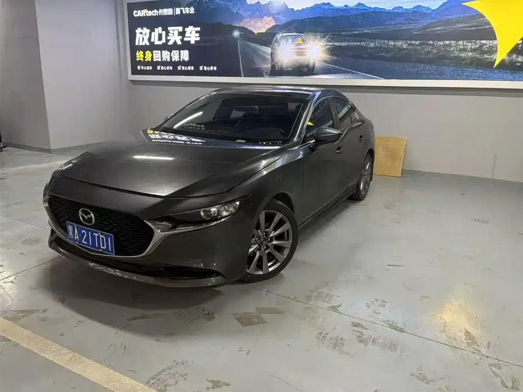 Mazda 3 Axela — фото 1