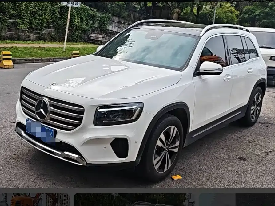 Mercedes-Benz GLB — фото 1