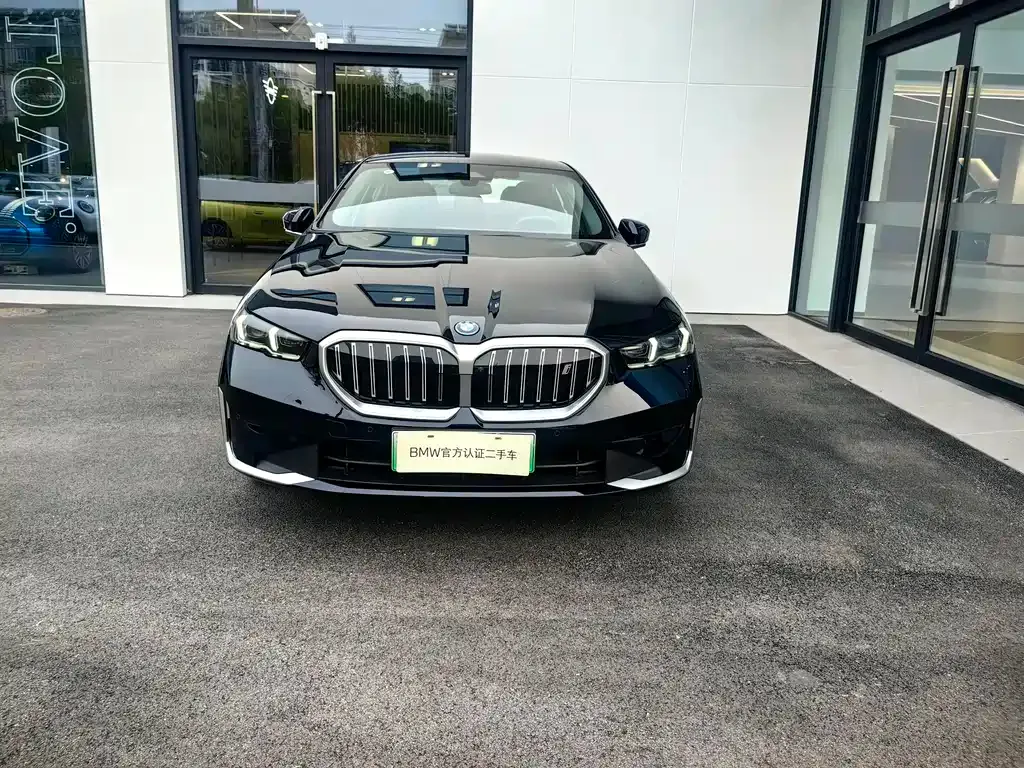 BMW i5 — фото 9