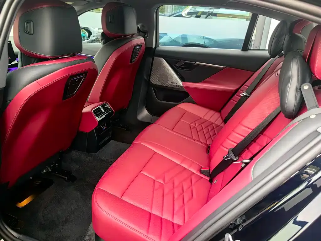 BMW i5 — фото 2