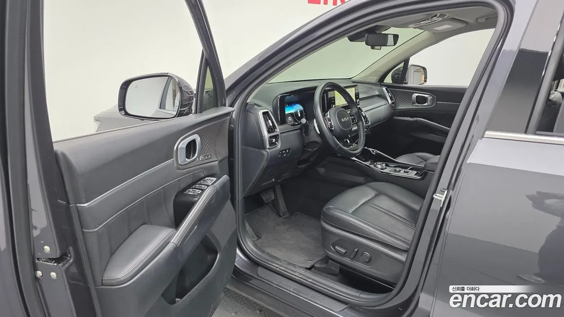 Kia Sorento — фото 6