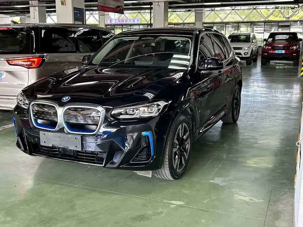 BMW iX3 — фото 1