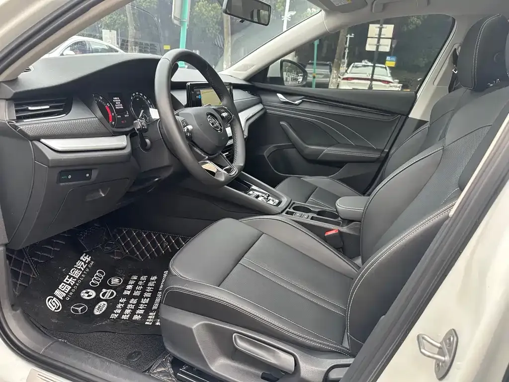 Skoda Octavia — фото 4
