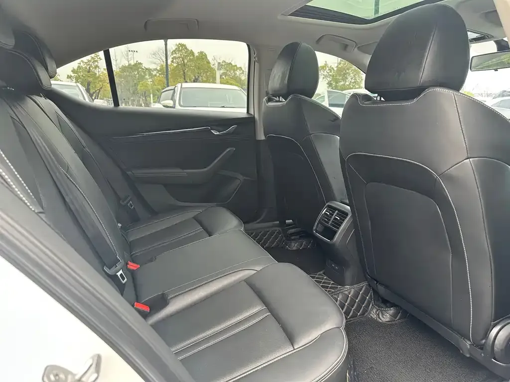 Skoda Octavia — фото 3