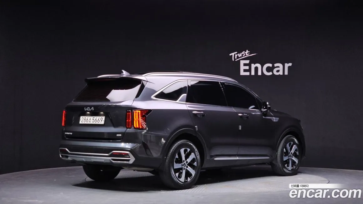 Kia Sorento — фото 5