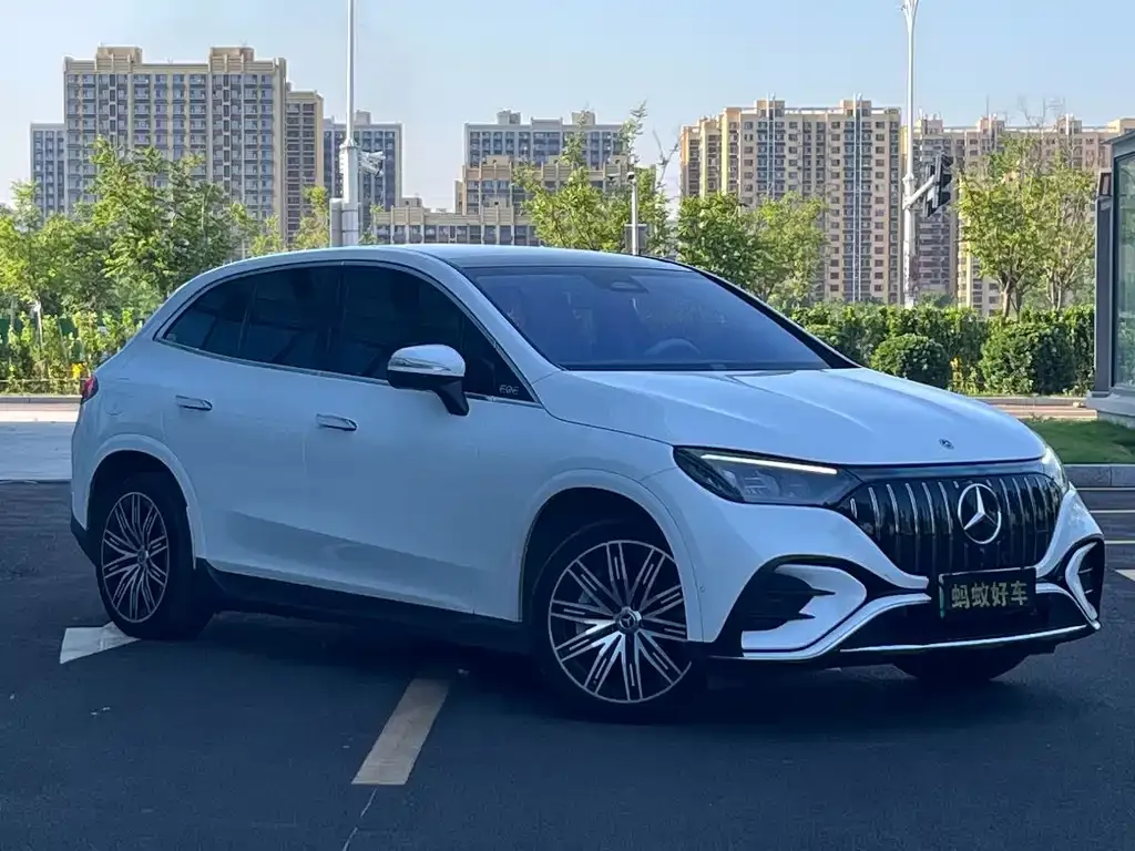 Mercedes-Benz EQE SUV — фото 4