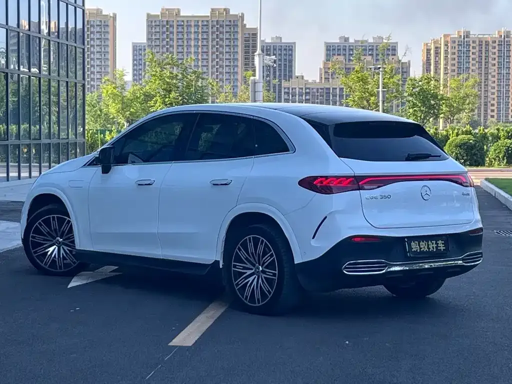 Mercedes-Benz EQE SUV — фото 2