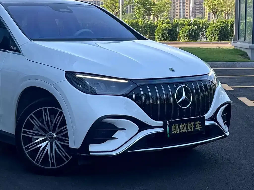 Mercedes-Benz EQE SUV — фото 10