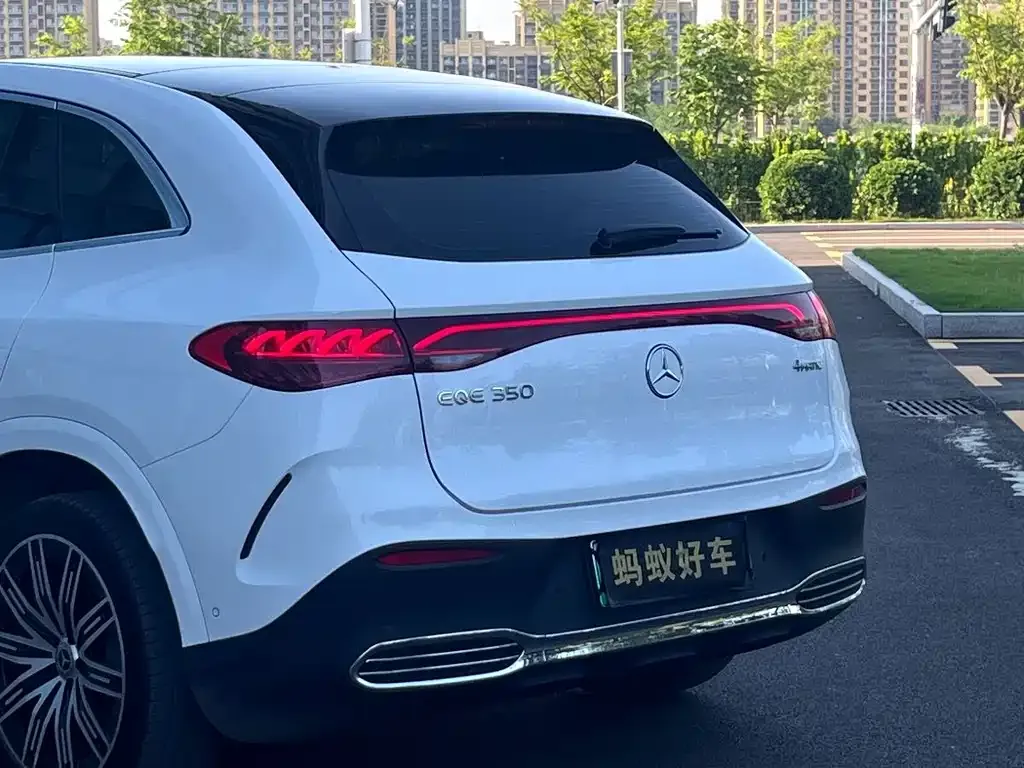 Mercedes-Benz EQE SUV — фото 3