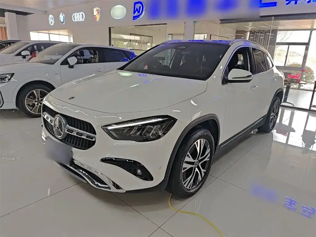 Mercedes-Benz GLA — фото 1