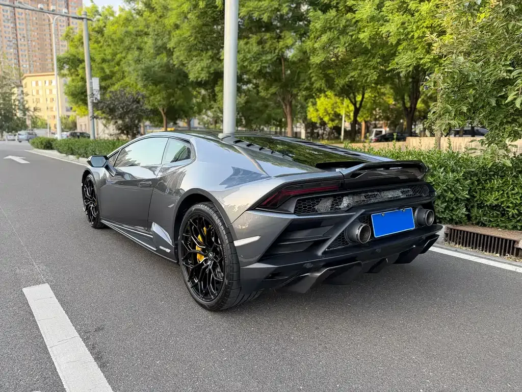 Lamborghini Huracan — фото 7
