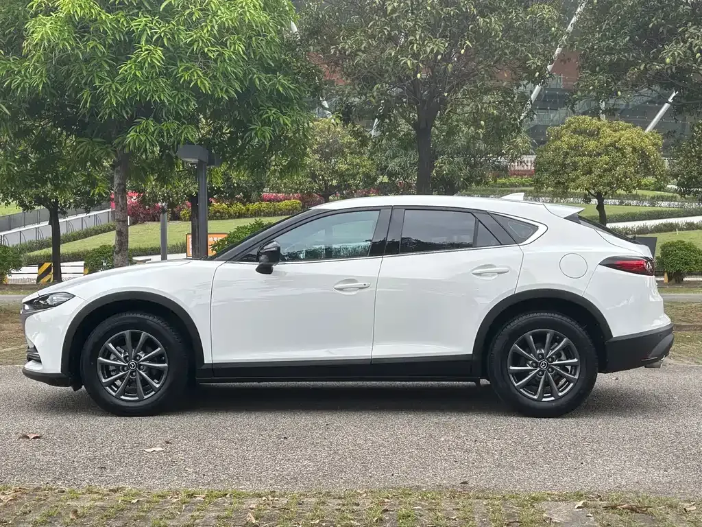Mazda CX-4 — фото 10