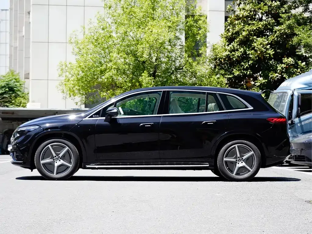 Mercedes-Benz EQS SUV — фото 9