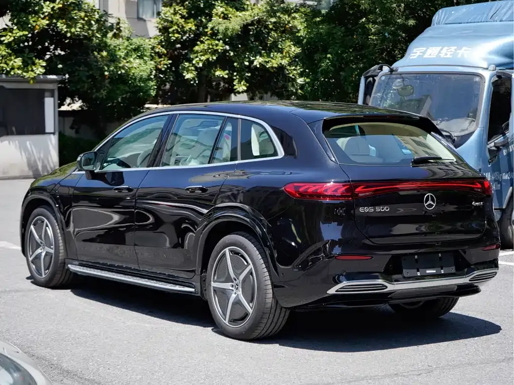 Mercedes-Benz EQS SUV — фото 10