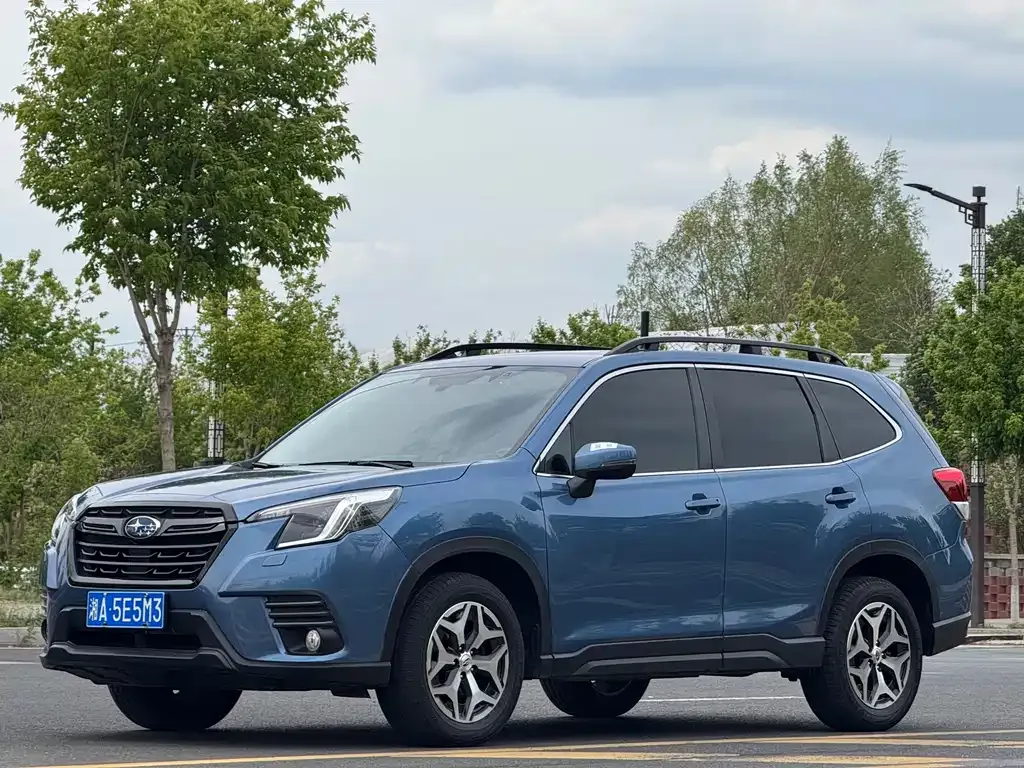 Subaru Forester — фото 1